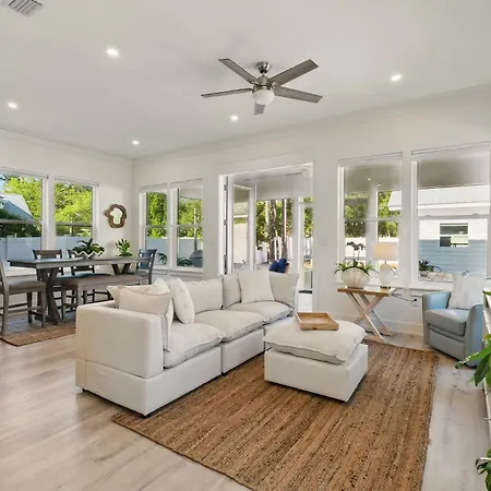 Trae Bien So Of 30A Pet Friendly Villa